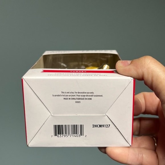 Hello Kitty White Design - Picture 2 of 6